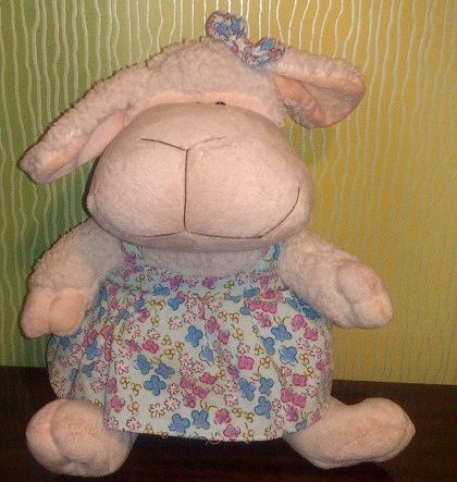 Lammas kleidiga,häälega 40cm