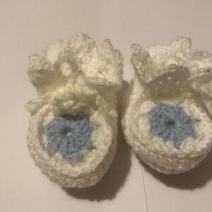 Beebi papud  heegeldatud valge/helesinisega vastsündinule